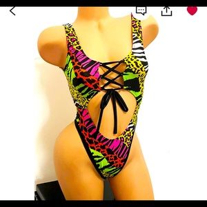 Large one piece bikini 🤩